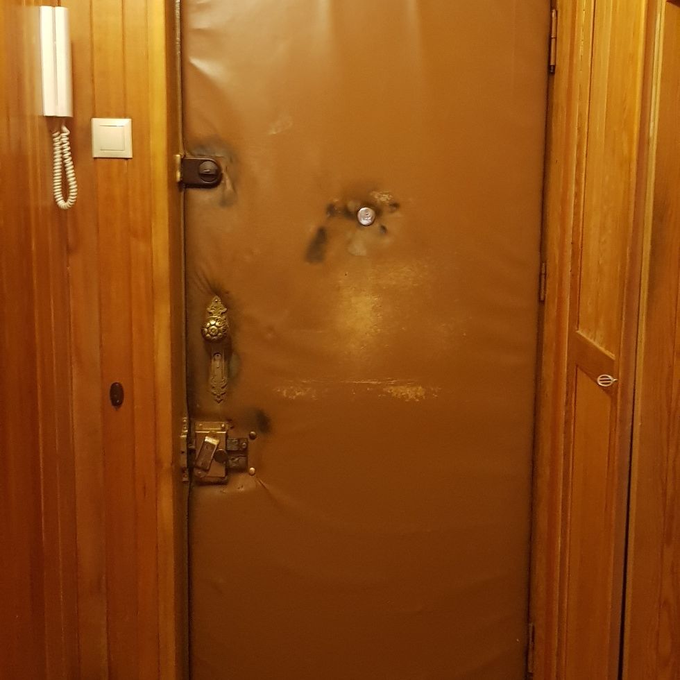 Wejście z boazerią przed remontem