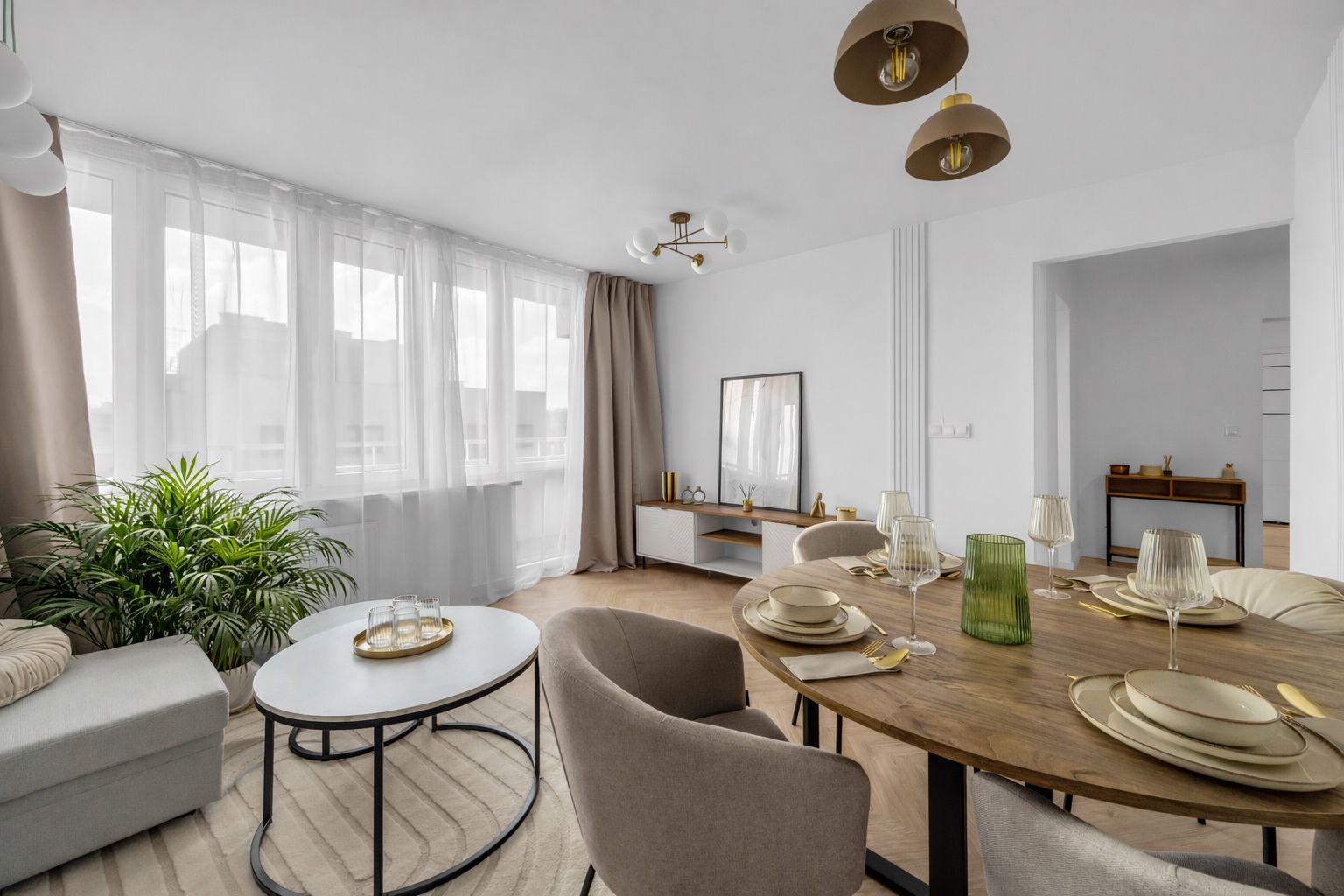 Salon po remoncie w mieszkaniu 74 m², Warszawa